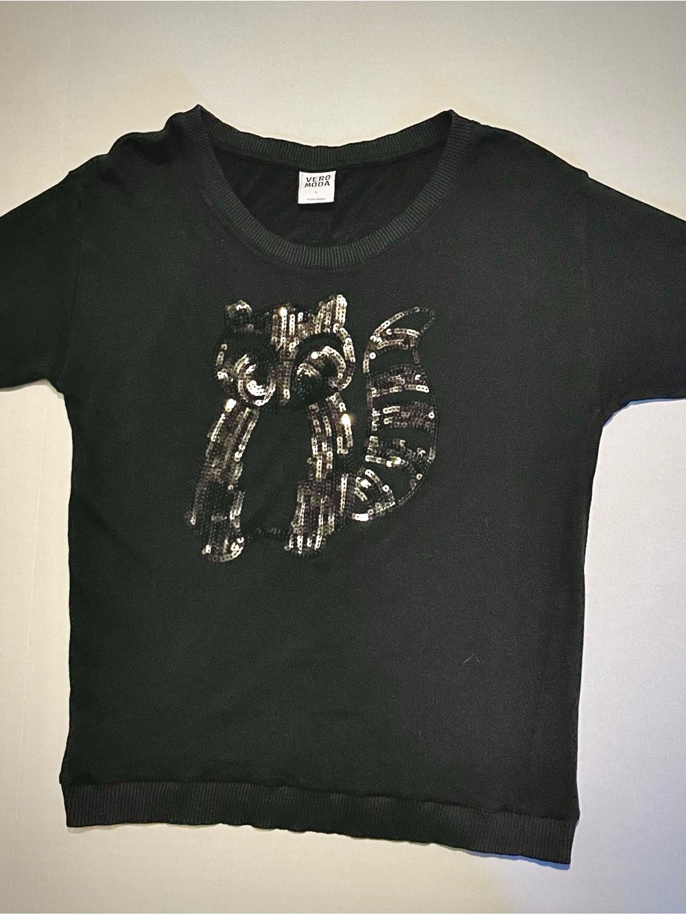Vera Moda Sequin Raccoon Large Black Top